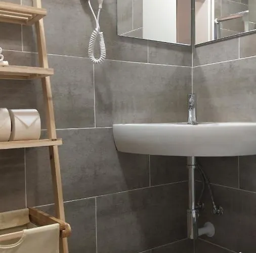 Moniz House Apartament *