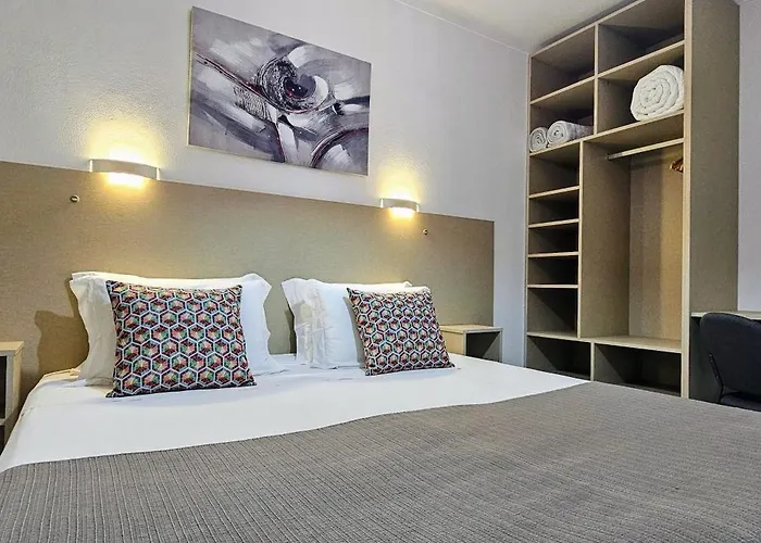 Moniz House Apartament