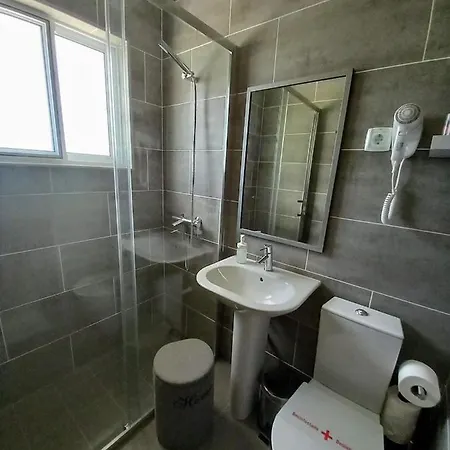 Moniz House דירה